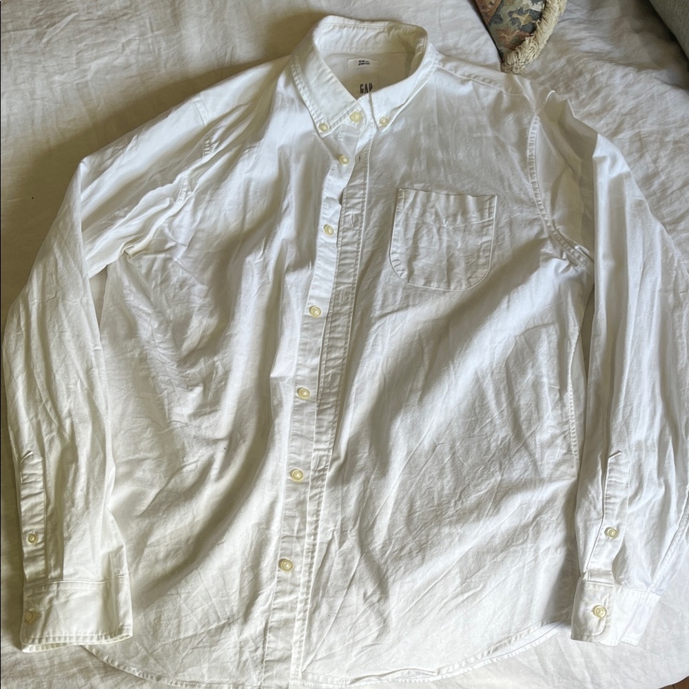 GAP White Casual Button Down Shirt